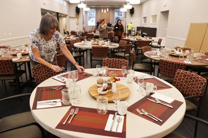 Council on Aging is hosting lunches again for seniors in Bend